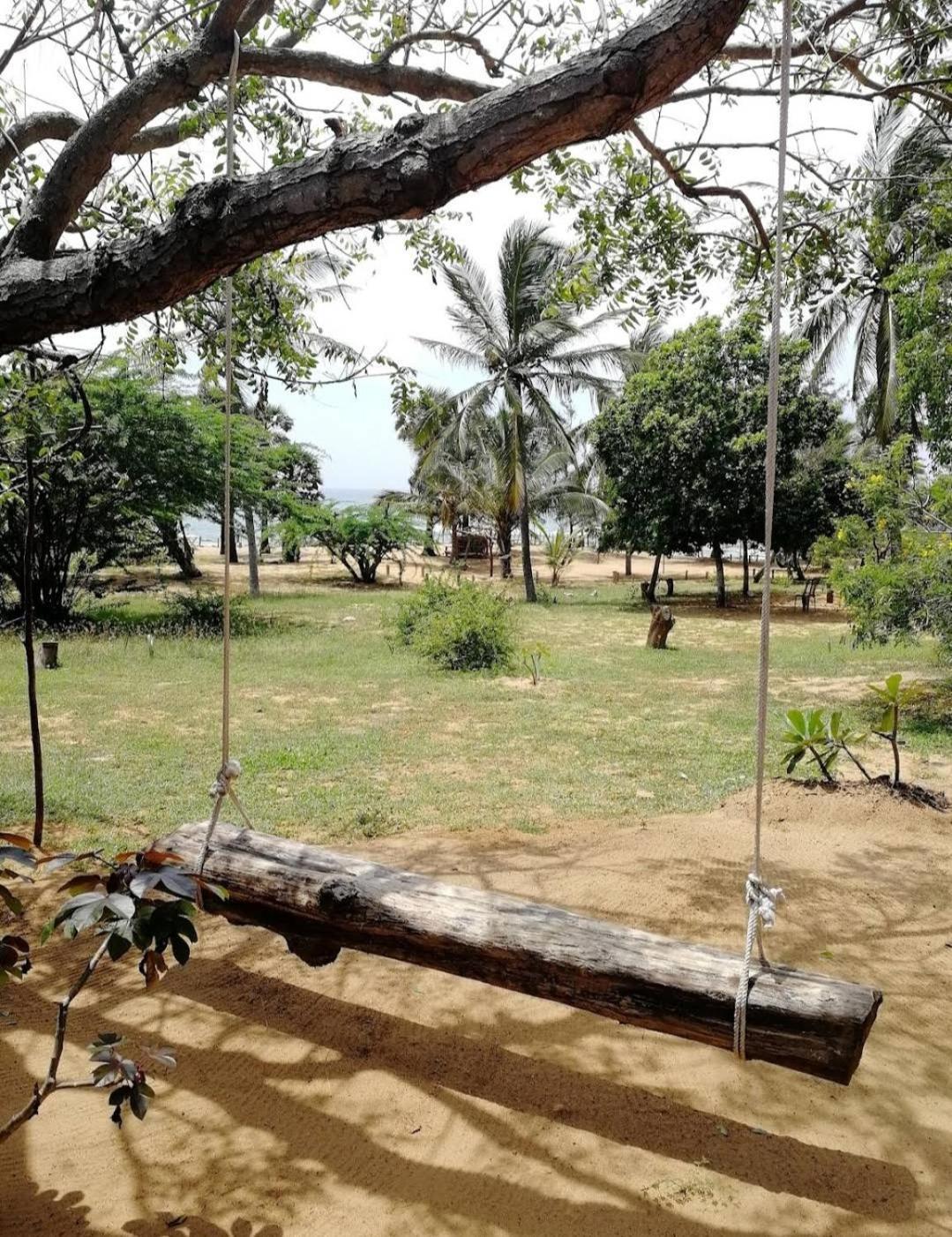 Beach Bungalow Yala Kirinda  Exterior photo